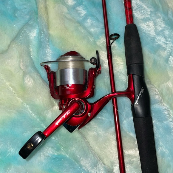 Shakespeare ®️ Other - Shakespeare ®️ E-Z Cast fishing pole.